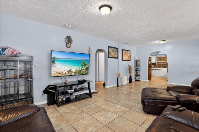 2450 NW 32nd St, Miami, FL 33142