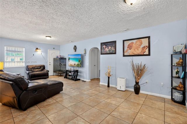 2450 NW 32nd St, Miami, FL 33142
