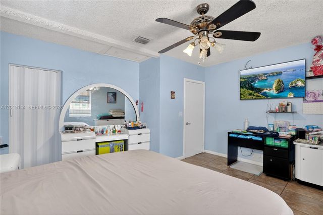 2450 NW 32nd St, Miami, FL 33142