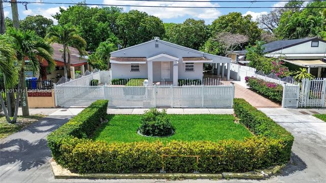2450 NW 32nd St, Miami, FL 33142