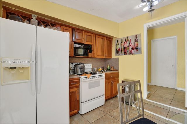 2450 NW 32nd St, Miami, FL 33142