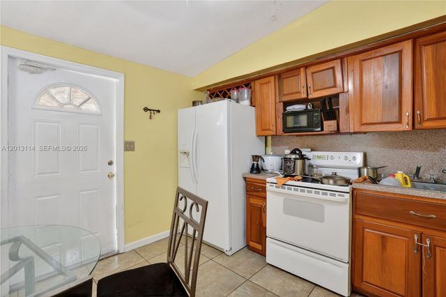 2450 NW 32nd St, Miami, FL 33142