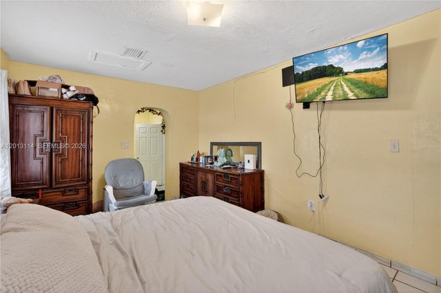 2450 NW 32nd St, Miami, FL 33142