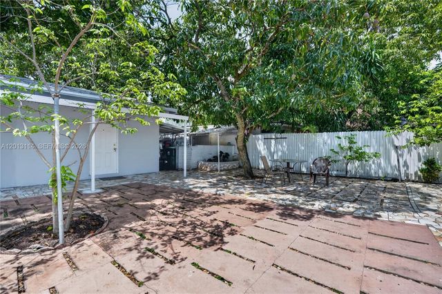 2450 NW 32nd St, Miami, FL 33142