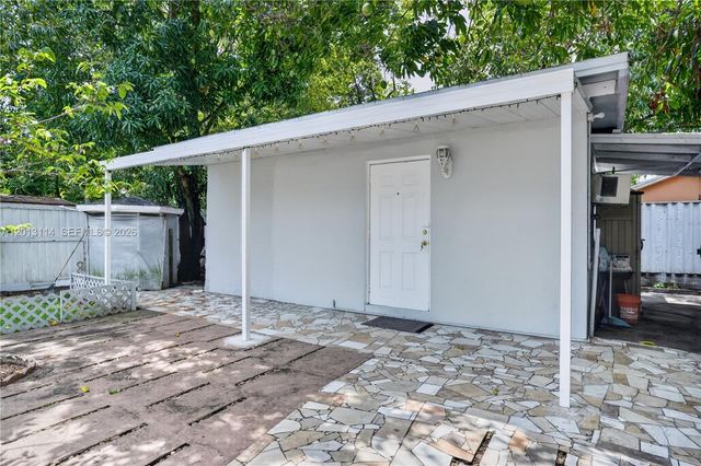 2450 NW 32nd St, Miami, FL 33142