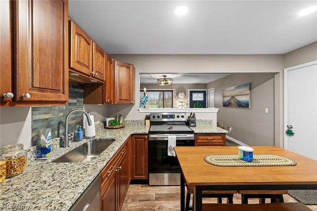 487 Bridle Lane, Berea, OH 44017