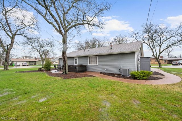 487 Bridle Lane, Berea, OH 44017