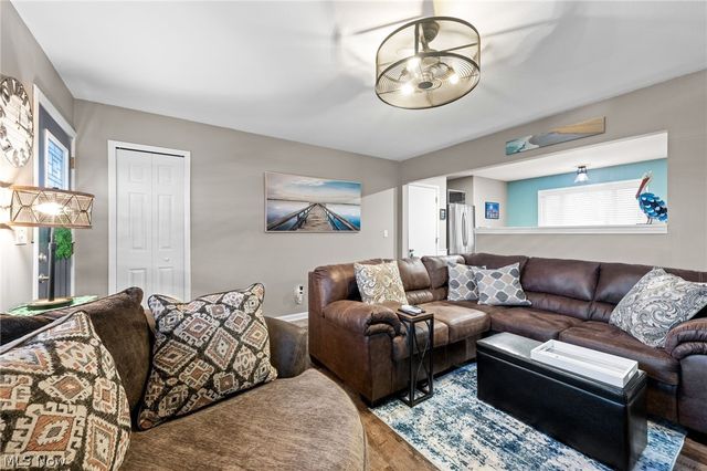 487 Bridle Lane, Berea, OH 44017