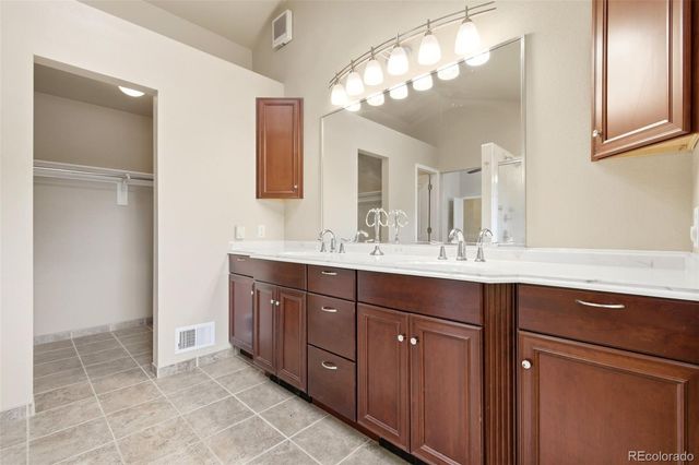 3237 S Espana Circle, Aurora, CO 80013