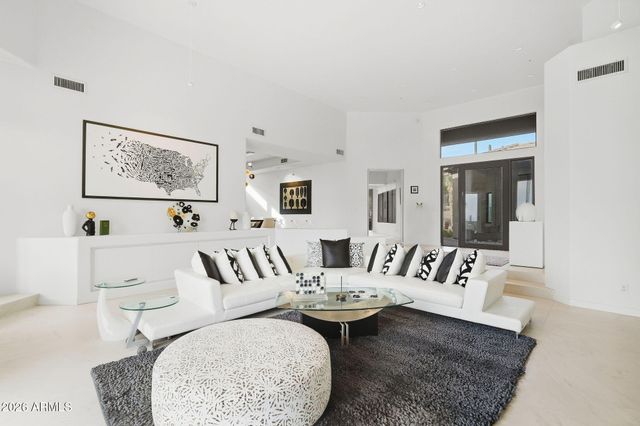 10040 E HAPPY VALLEY Road 2002, Scottsdale, AZ 85255