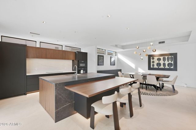 10040 E HAPPY VALLEY Road 2002, Scottsdale, AZ 85255