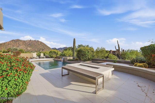 10040 E HAPPY VALLEY Road 2002, Scottsdale, AZ 85255
