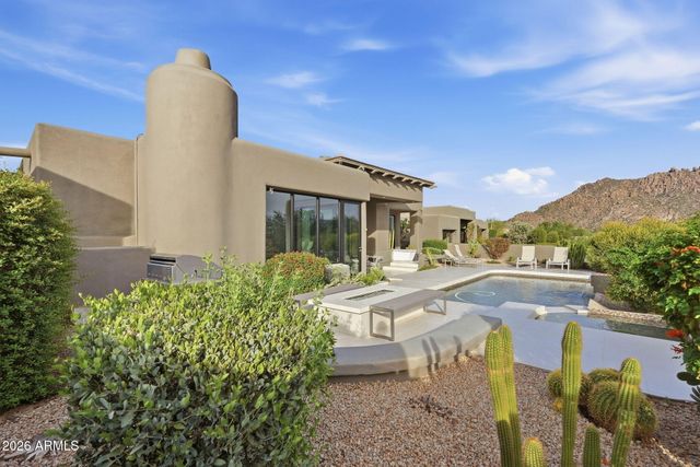10040 E HAPPY VALLEY Road 2002, Scottsdale, AZ 85255