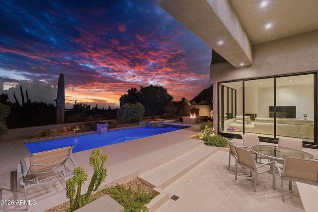 10040 E HAPPY VALLEY Road 2002, Scottsdale, AZ 85255