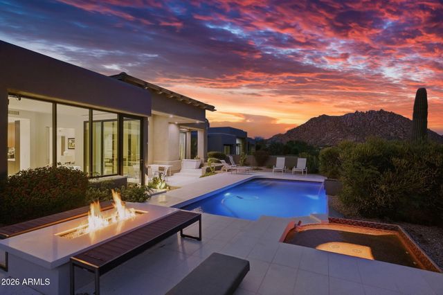10040 E HAPPY VALLEY Road 2002, Scottsdale, AZ 85255