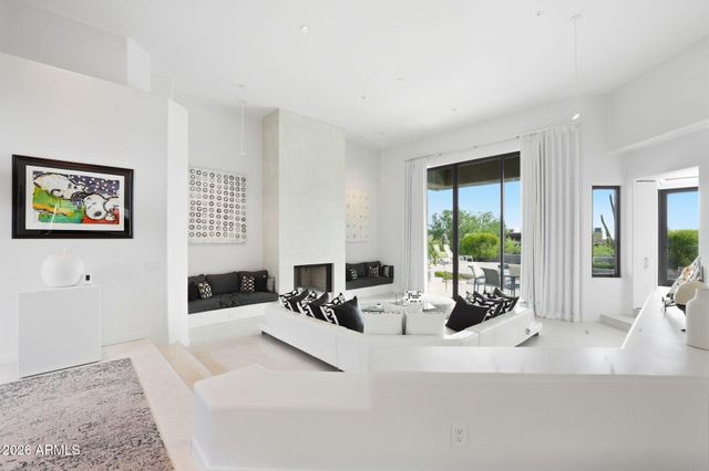 10040 E HAPPY VALLEY Road 2002, Scottsdale, AZ 85255