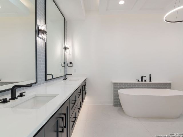 35 Dominion Heights, San Antonio, TX 78257