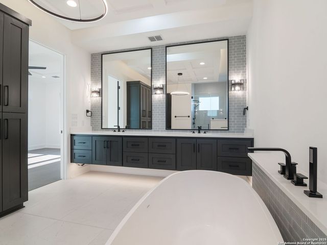 35 Dominion Heights, San Antonio, TX 78257