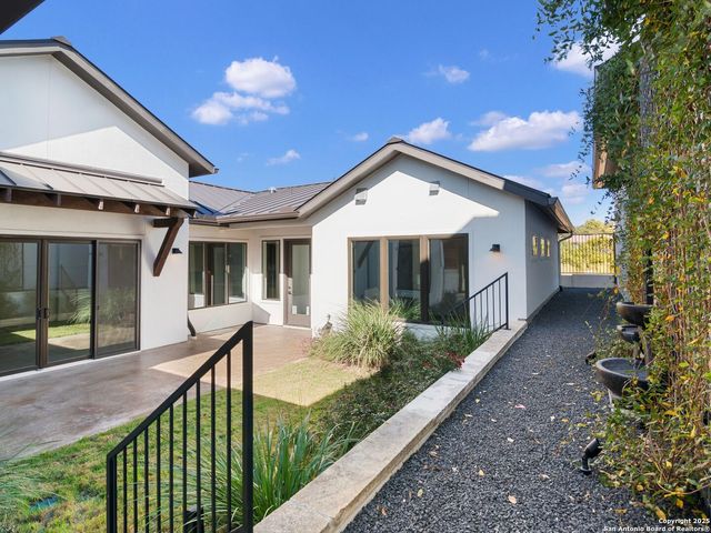 35 Dominion Heights, San Antonio, TX 78257