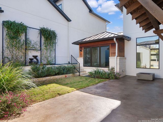 35 Dominion Heights, San Antonio, TX 78257