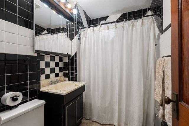 38 Hobson St, Boston, MA 02135