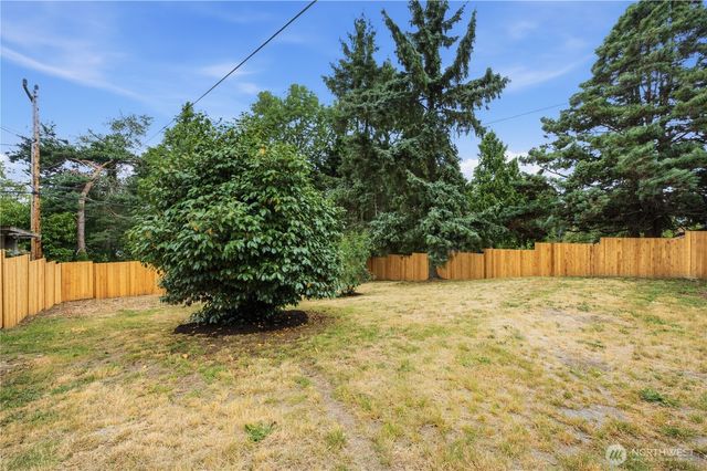 9231 26th Avenue SW, Seattle, WA 98106