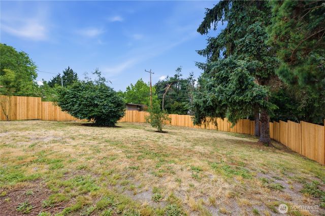 9231 26th Avenue SW, Seattle, WA 98106