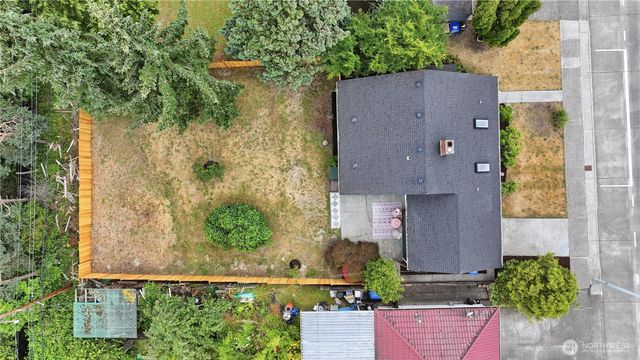 9231 26th Avenue SW, Seattle, WA 98106