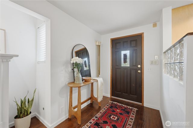 9231 26th Avenue SW, Seattle, WA 98106