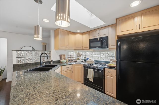 9231 26th Avenue SW, Seattle, WA 98106