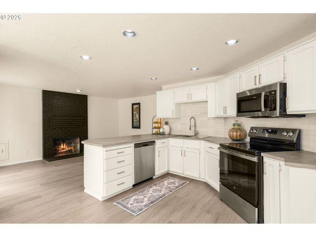 2412 Sw 214TH Pl, Beaverton, OR 97003