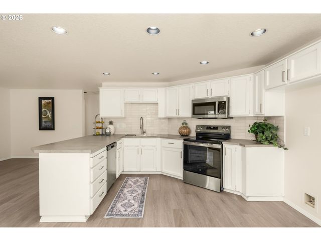 2412 Sw 214TH Pl, Beaverton, OR 97003