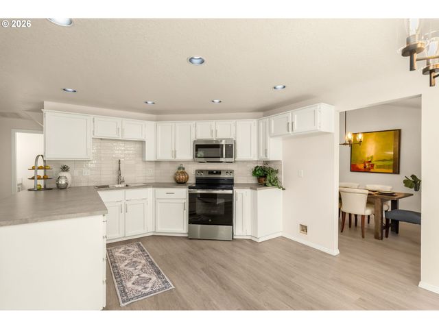 2412 Sw 214TH Pl, Beaverton, OR 97003