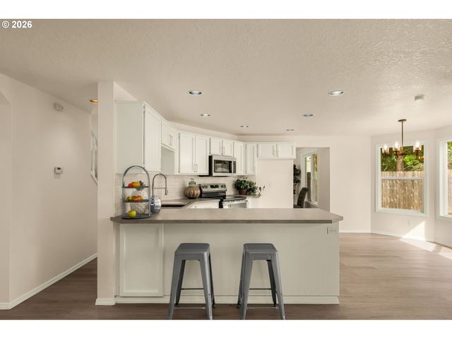 2412 Sw 214TH Pl, Beaverton, OR 97003