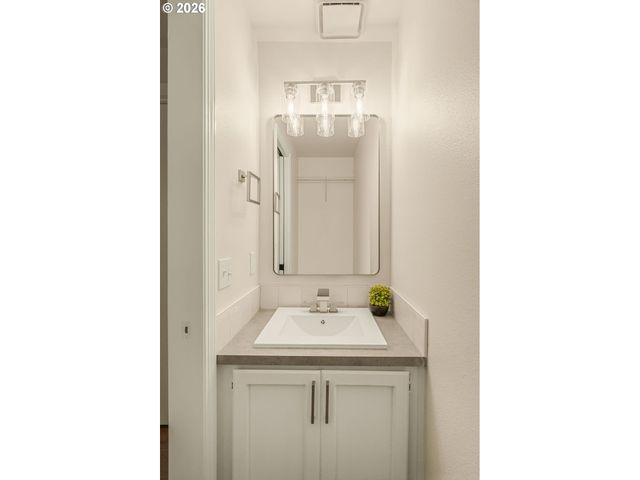 2412 Sw 214TH Pl, Beaverton, OR 97003