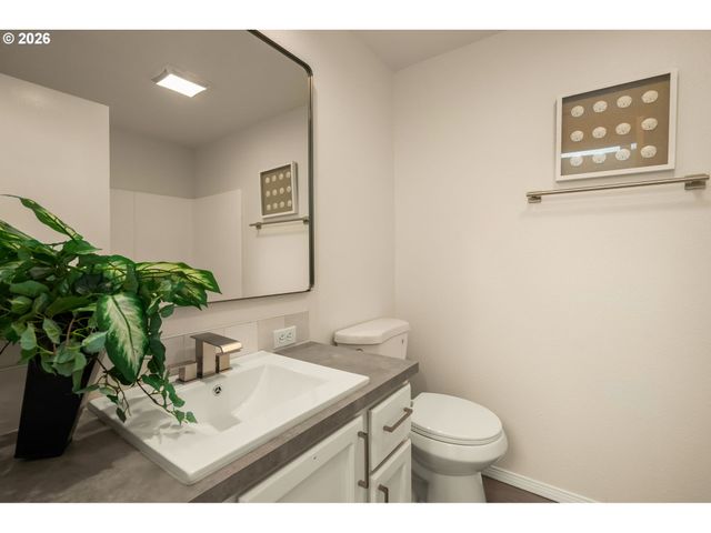 2412 Sw 214TH Pl, Beaverton, OR 97003