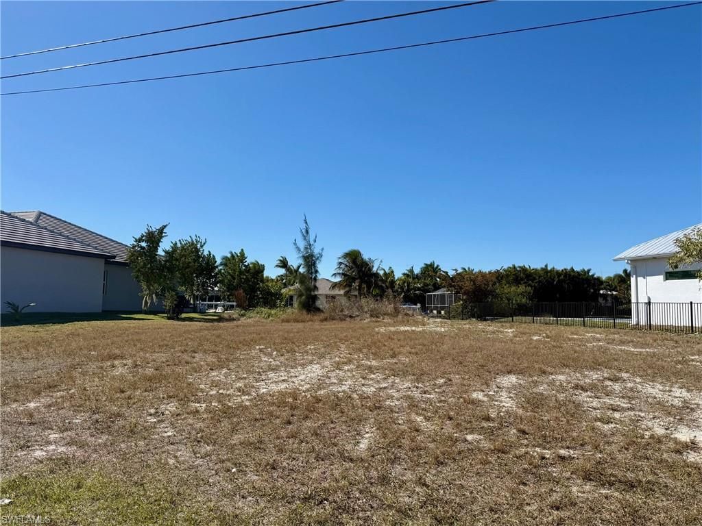 Image 3 of property listing at 4228 SW 19th PL, Cape Coral, FL 33914