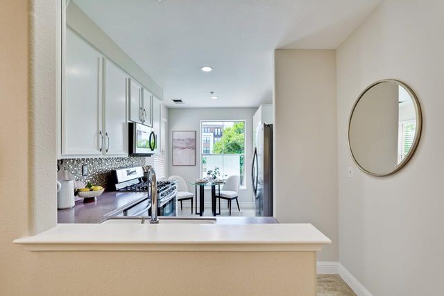 142 Pacchetti Way, Mountain View, CA 94040