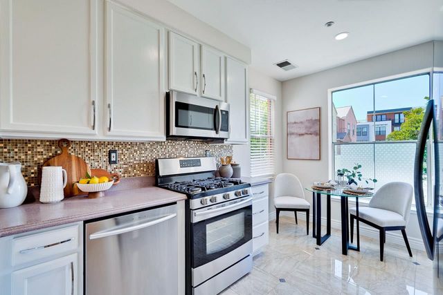 142 Pacchetti Way, Mountain View, CA 94040