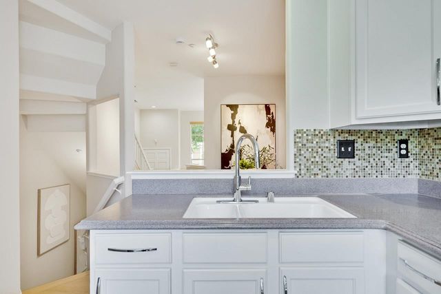 142 Pacchetti Way, Mountain View, CA 94040