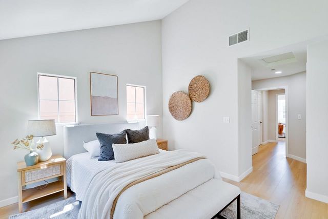142 Pacchetti Way, Mountain View, CA 94040