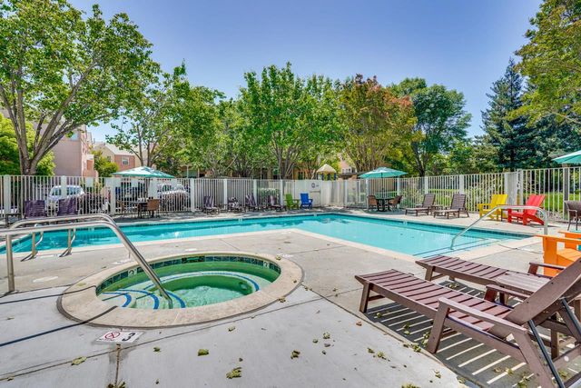 142 Pacchetti Way, Mountain View, CA 94040
