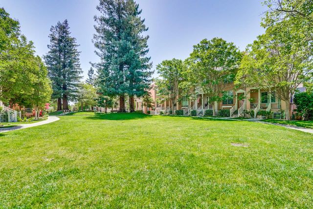 142 Pacchetti Way, Mountain View, CA 94040