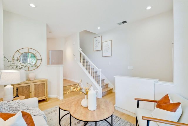 142 Pacchetti Way, Mountain View, CA 94040