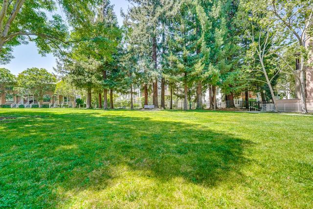 142 Pacchetti Way, Mountain View, CA 94040