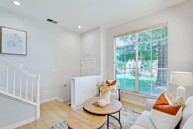 142 Pacchetti Way, Mountain View, CA 94040