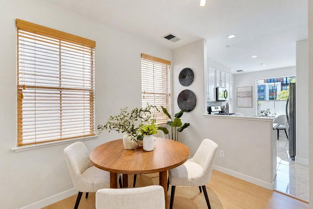 142 Pacchetti Way, Mountain View, CA 94040