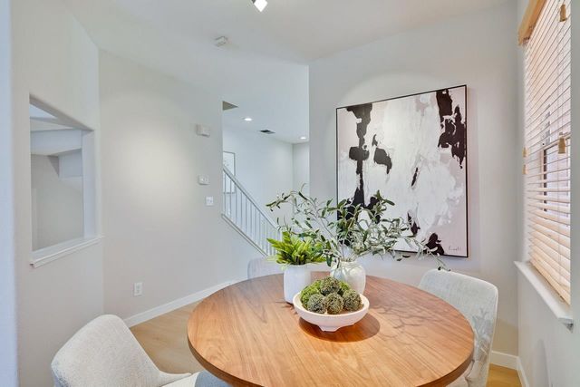 142 Pacchetti Way, Mountain View, CA 94040