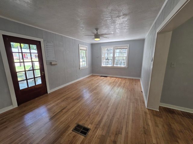 2010 Mamie St., Hattiesburg, MS 39401