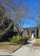 160 Carberry Hill Court, Kalamazoo, MI 49006